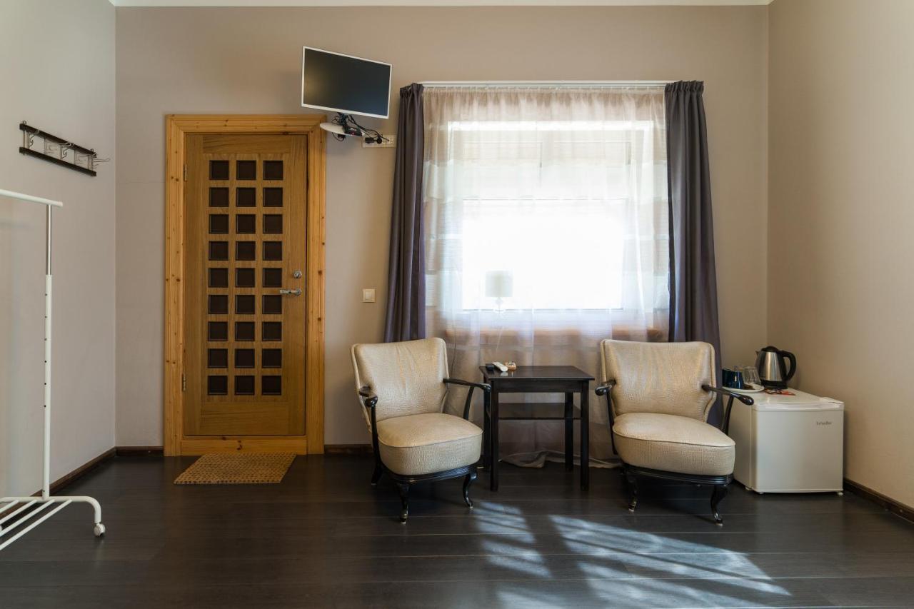 Cerpas Hotel Medemciems Bagian luar foto